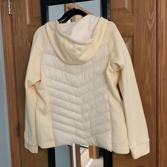 Zyia Active Hooded Jacket with pockets - Picture 5 of 5